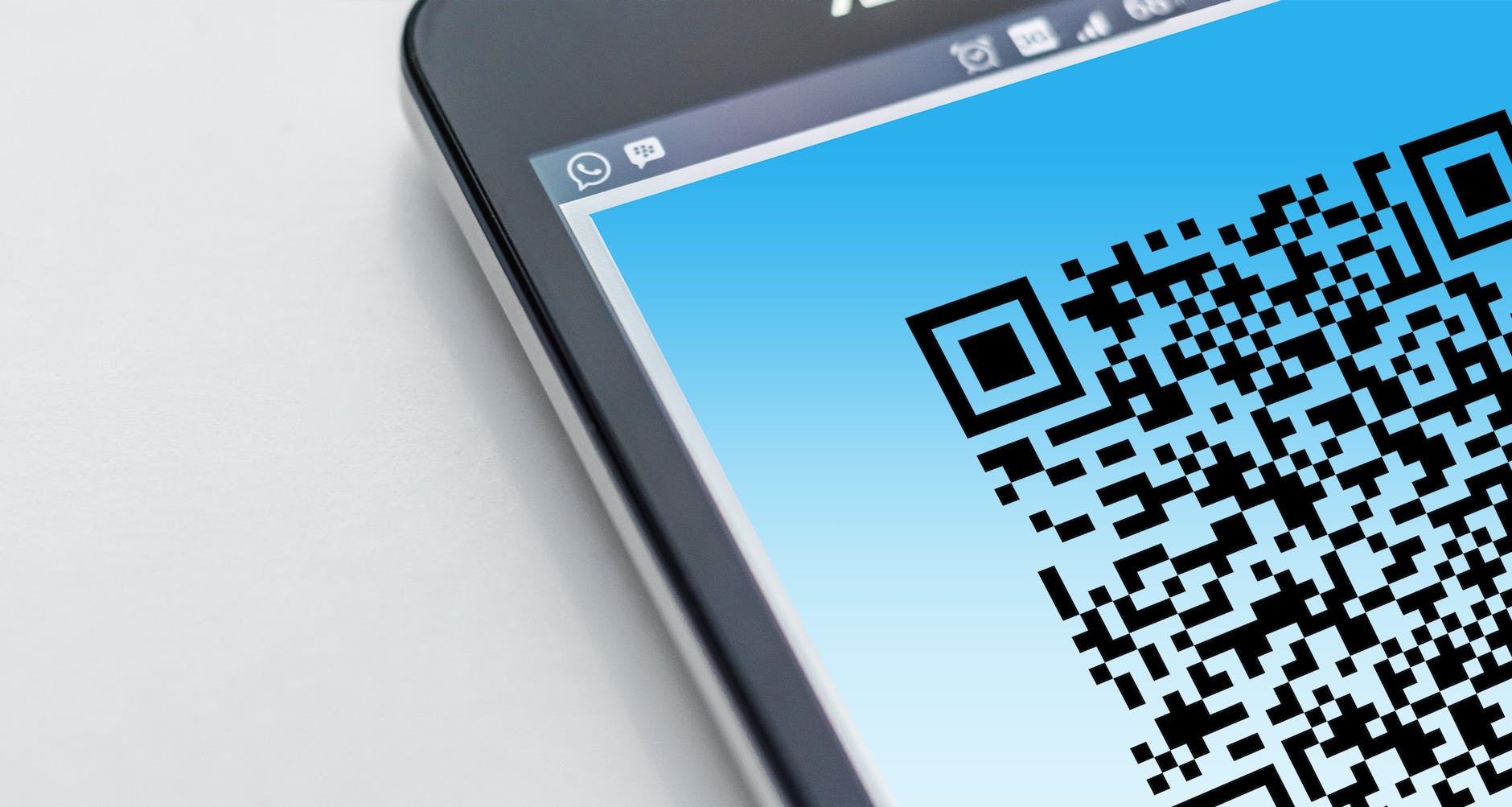 無料QR code APIを使用してQRコードを生成する